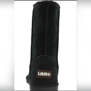 The Classic 9" is made with a suede upper and is lined with premium faux fur.